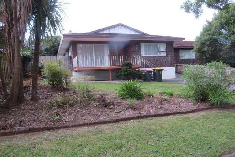 Photo of property in 2/1 Bramley Drive, Farm Cove, Auckland, 2012