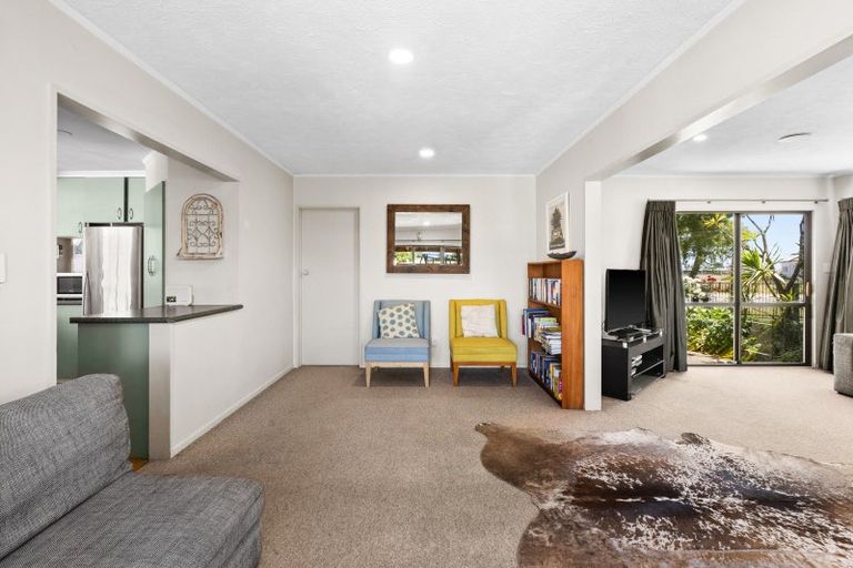 Photo of property in 105 Middle Road, Havelock North, 4130