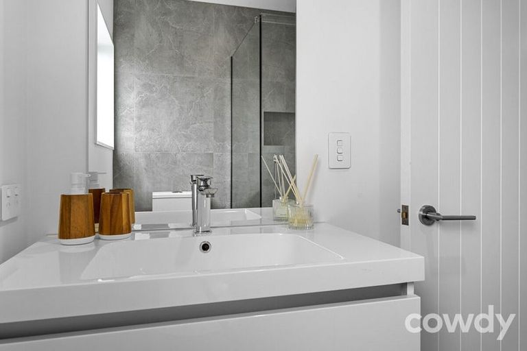 Photo of property in 18c Collins Street, Addington, Christchurch, 8024