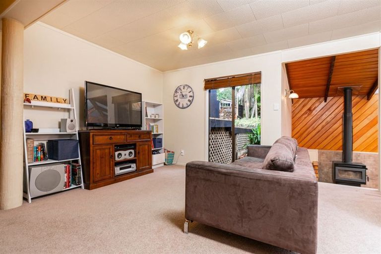 Photo of property in 812 West Coast Road, Oratia, Auckland, 0604