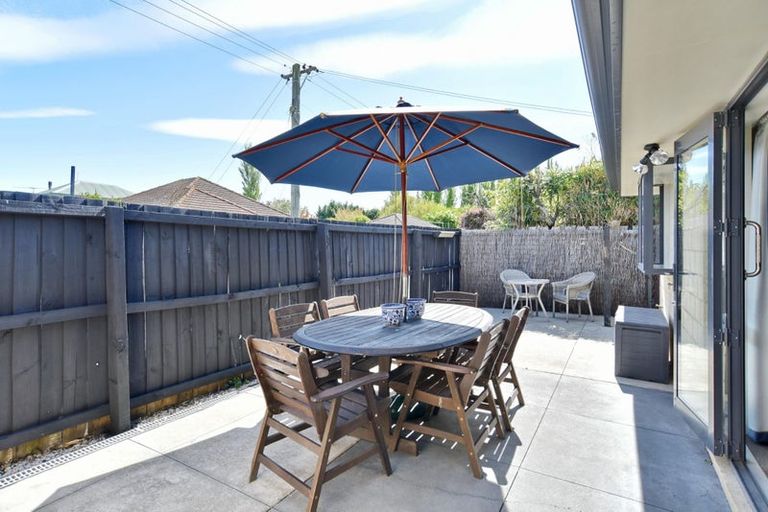 Photo of property in 26c Sawyers Arms Road, Northcote, Christchurch, 8052