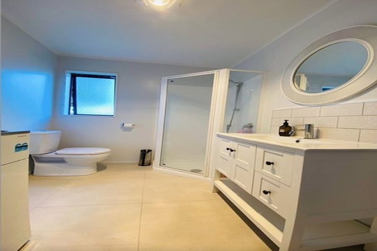 Photo of property in 36 Kirkbride Road, Mangere Bridge, Auckland, 2022