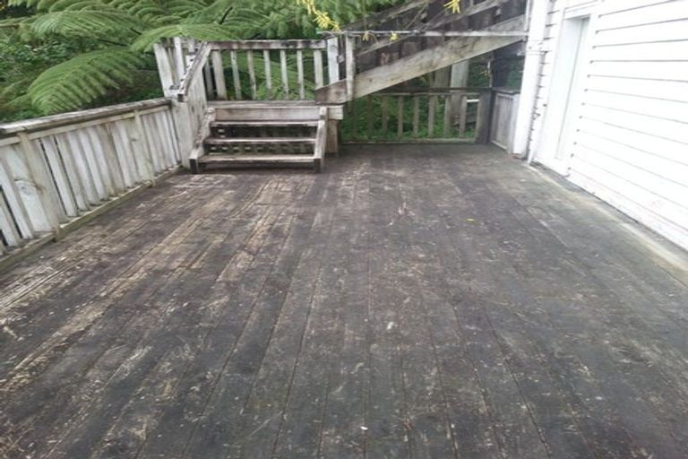 Photo of property in 18-20 Garden Road, Northland, Wellington, 6012