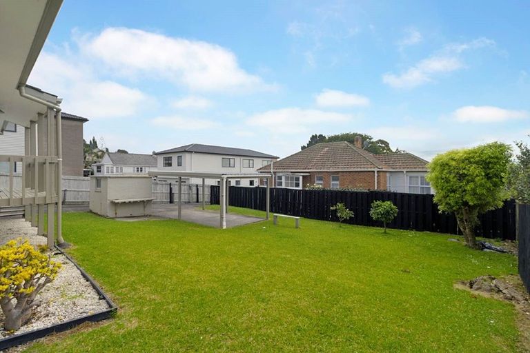 Photo of property in 1/23 Blacklock Avenue, Henderson, Auckland, 0612