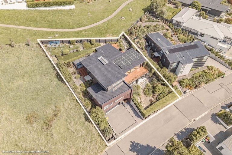 Photo of property in 3 The Terrace, Mount Pleasant, Christchurch, 8081