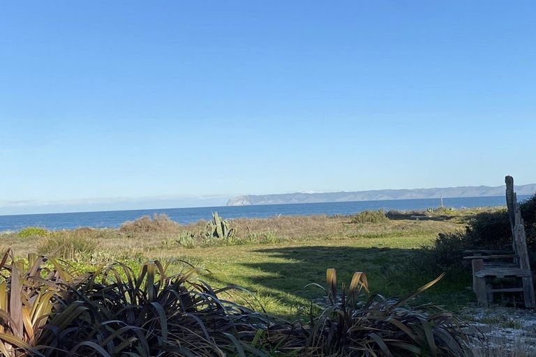 Photo of property in 196 Rarangi Beach Road, Rarangi, Blenheim, 7273