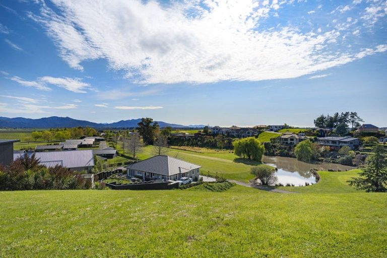 Photo of property in 32 Golf View Close, Fairhall, 7272