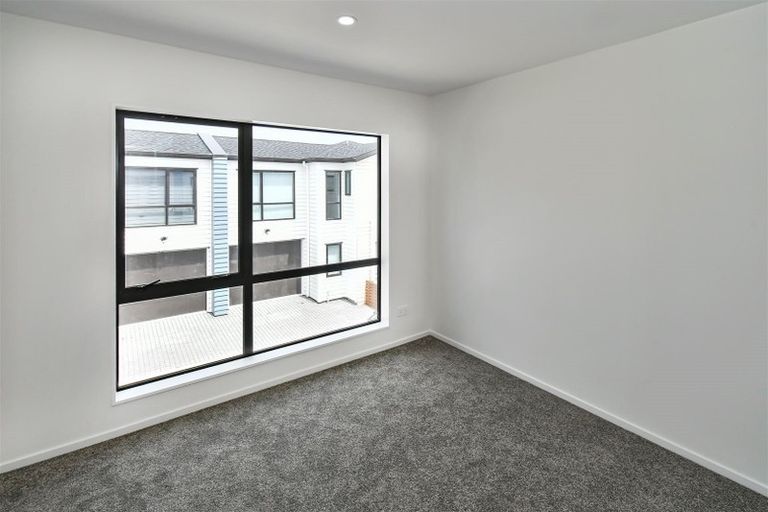 Photo of property in 20a Survila Street, Takanini, 2110