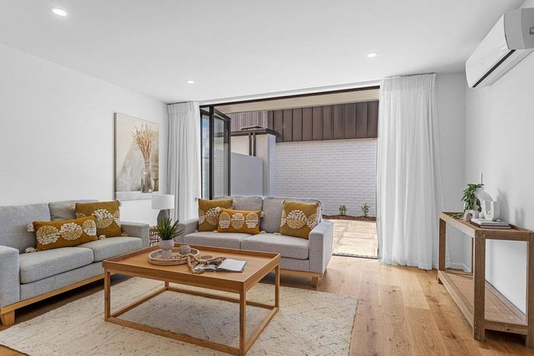 Photo of property in 42a Clare Road, St Albans, Christchurch, 8014