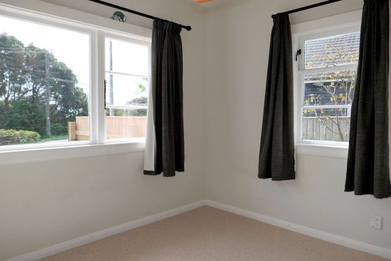 Photo of property in 132 Wellington Road, Paekakariki, 5034