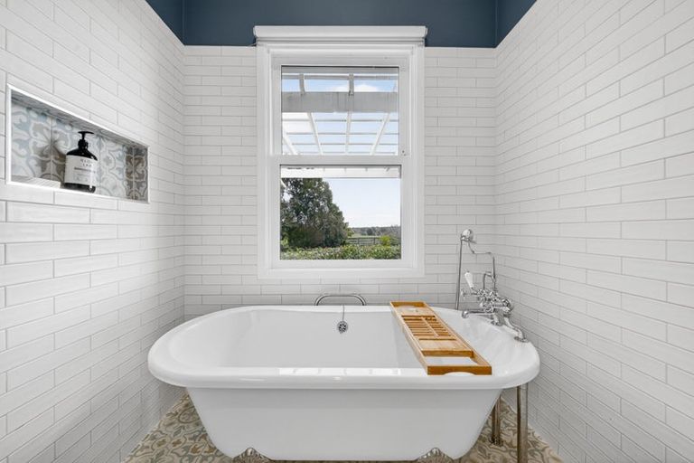 Photo of property in Gladstone Road, Gladstone, 5884