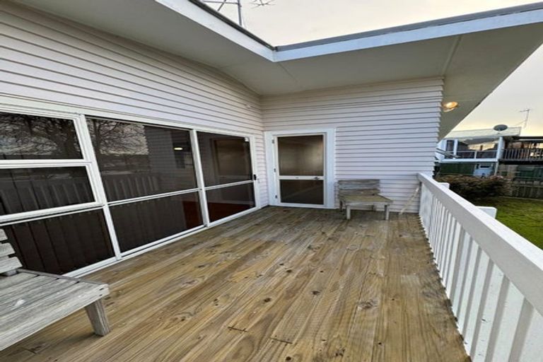 Photo of property in 73 Christmas Road, Manurewa, Auckland, 2102