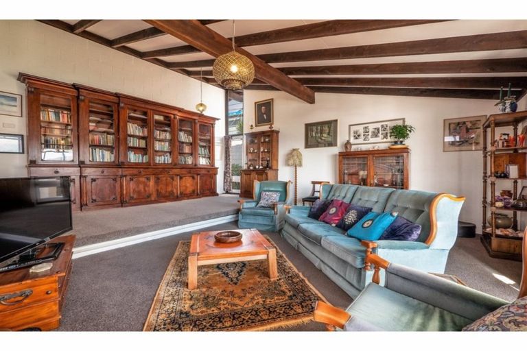 Photo of property in 76 Cannon Hill Crescent, Mount Pleasant, Christchurch, 8081