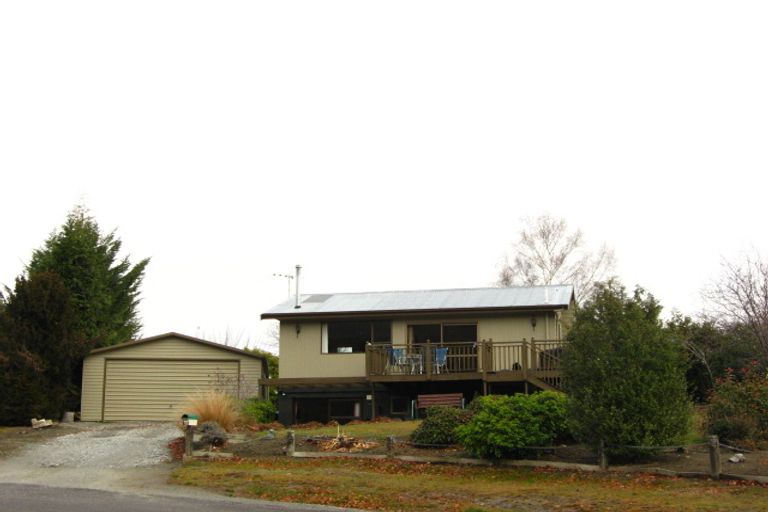 Photo of property in 6 Mckibbin Place, Arrowtown, 9302