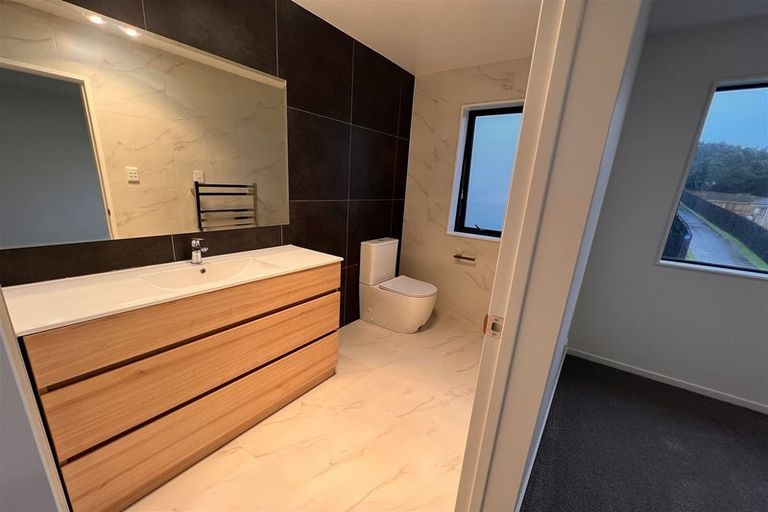 Photo of property in 4c Finlow Drive, Te Atatu South, Auckland, 0610