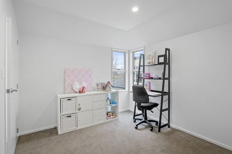 Photo of property in 132 Lake Terrace Road, Burwood, Christchurch, 8061