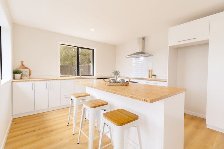 Photo of property in 35 Cuffs Road, Wainoni, Christchurch, 8061