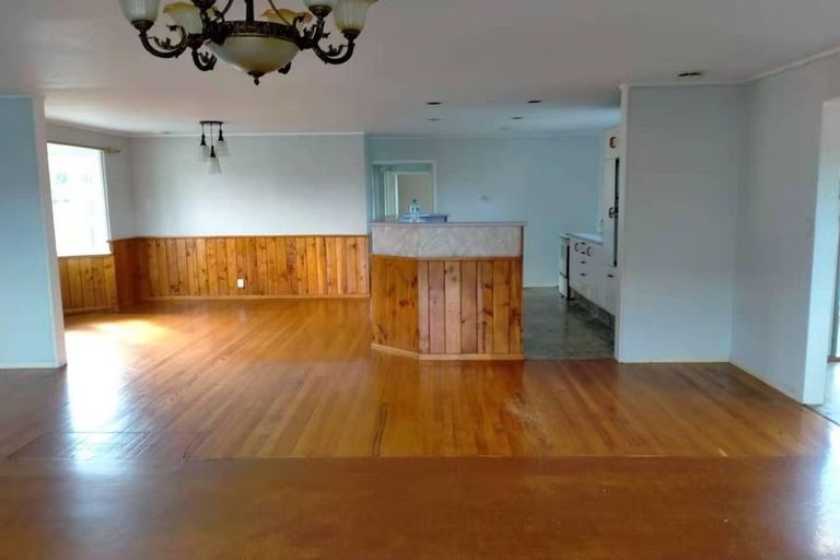 Photo of property in 75 Farquhar Road, Glendene, Auckland, 0602