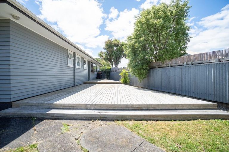 Photo of property in 88 Wikiriwhi Crescent, Awapuni, Palmerston North, 4412