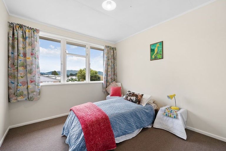 Photo of property in 49 Astrolabe Street, Cannons Creek, Porirua, 5024