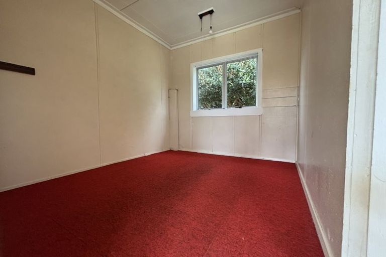 Photo of property in 1/869 East Coast Road, Northcross, Auckland, 0632