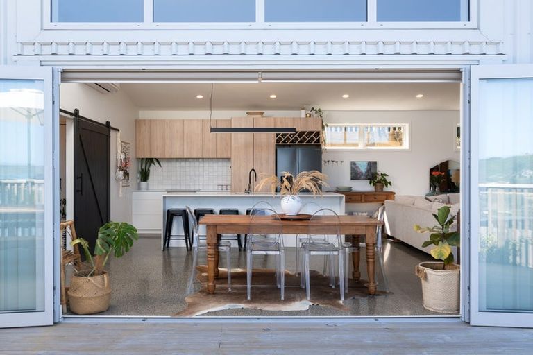 Photo of property in 16 Downes Street, Titahi Bay, Porirua, 5022