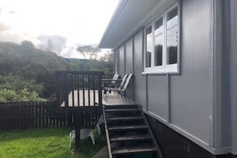 Photo of property in 112 Tirimoana Road, Te Atatu South, Auckland, 0602