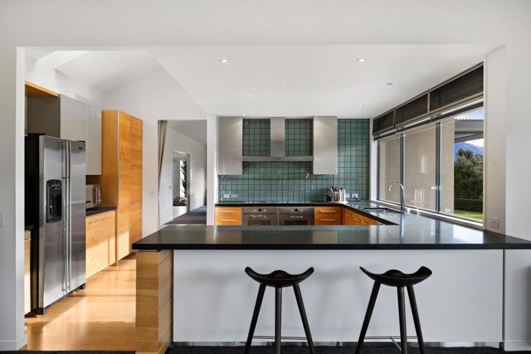 Photo of property in 3 Bayonet Peak Place, Drift Bay, Queenstown, 9371