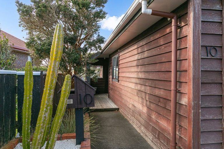 Photo of property in 10 Peter Button Place, Johnsonville, Wellington, 6037
