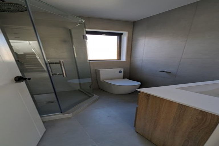 Photo of property in 8 Henry Blyth Lane, Greenhithe, Auckland, 0632