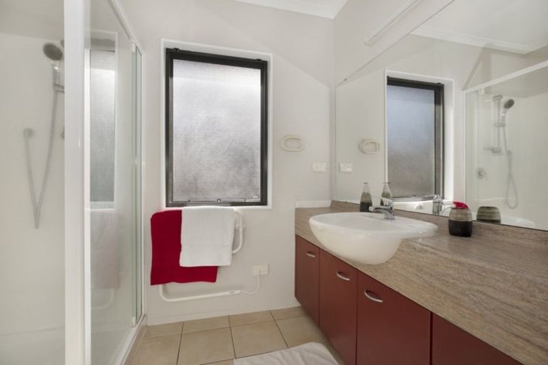 Photo of property in 17 Magic Way, Randwick Park, Auckland, 2105