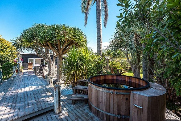 Photo of property in 1 Rata Street, Oneroa, Waiheke Island, 1081