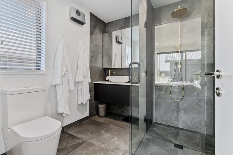 Photo of property in 2 Page Place, Rangiora, 7400