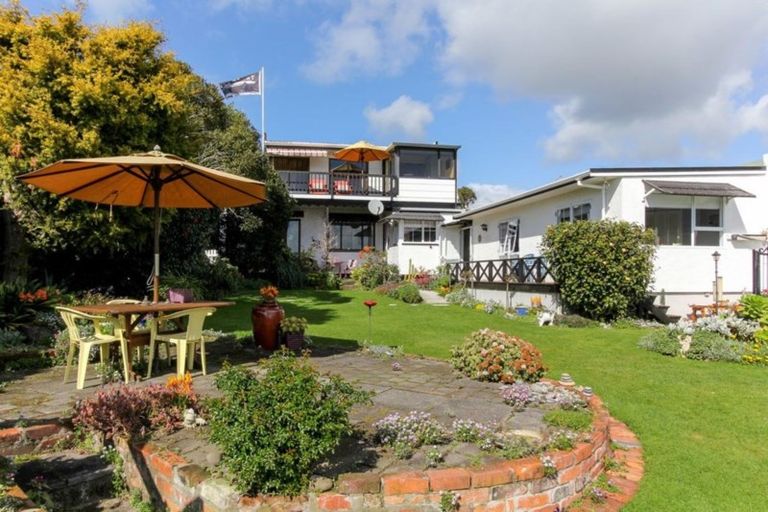 Photo of property in 84 Whiteley Street, Moturoa, New Plymouth, 4310