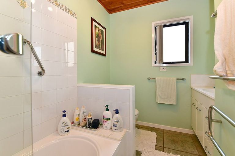 Photo of property in 31 Everard Avenue, Army Bay, Whangaparaoa, 0930