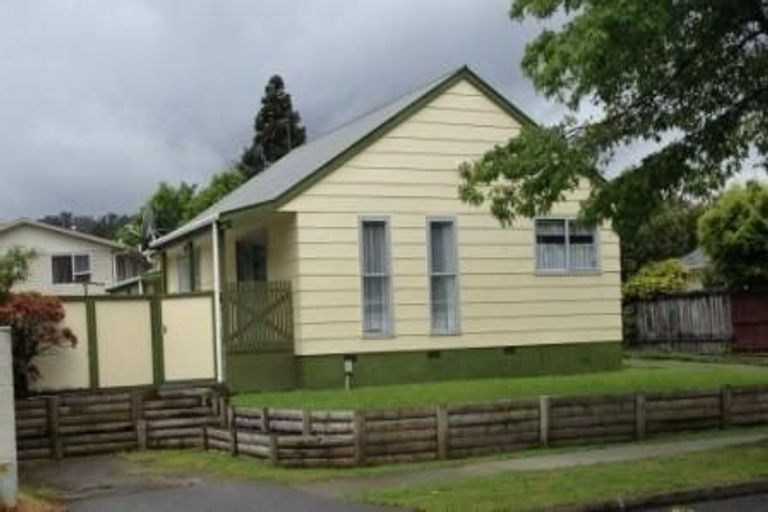 Photo of property in 1/23 Gemstone Drive, Birchville, Upper Hutt, 5018