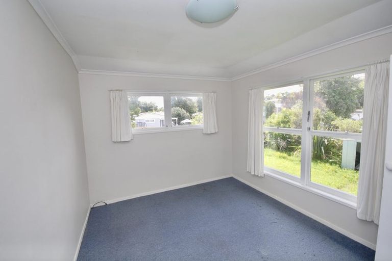 Photo of property in 2 Linwood Avenue, Forrest Hill, Auckland, 0620