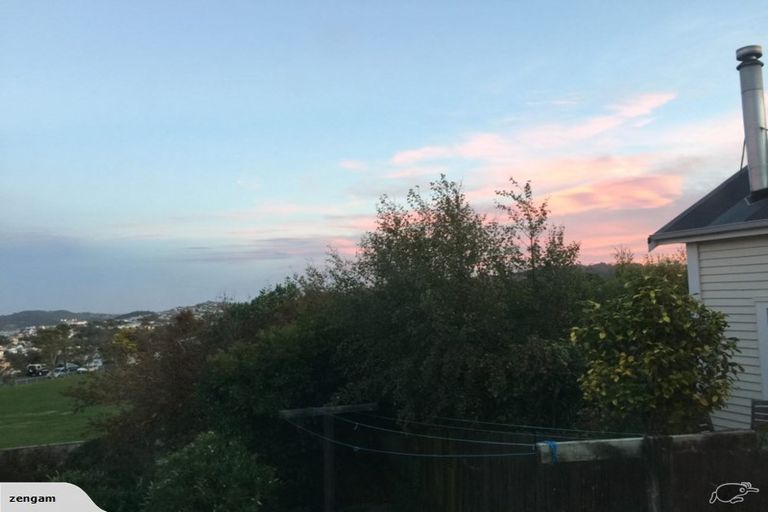 Photo of property in 136 Northland Road, Northland, Wellington, 6012