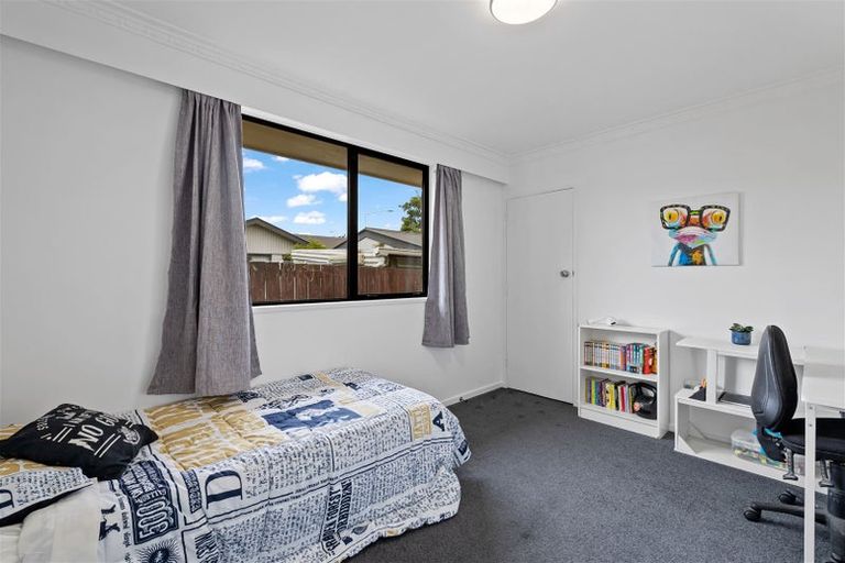 Photo of property in 443 Mairehau Road, Parklands, Christchurch, 8083