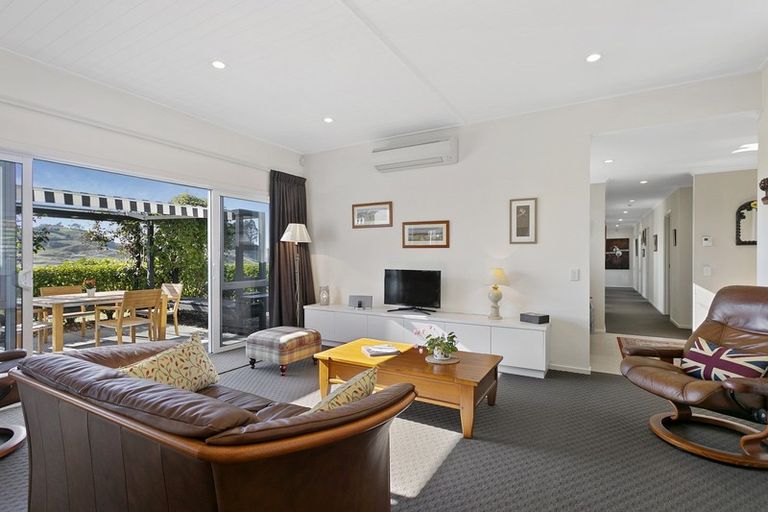 Photo of property in 9 Highland Drive, Acacia Bay, Taupo, 3385