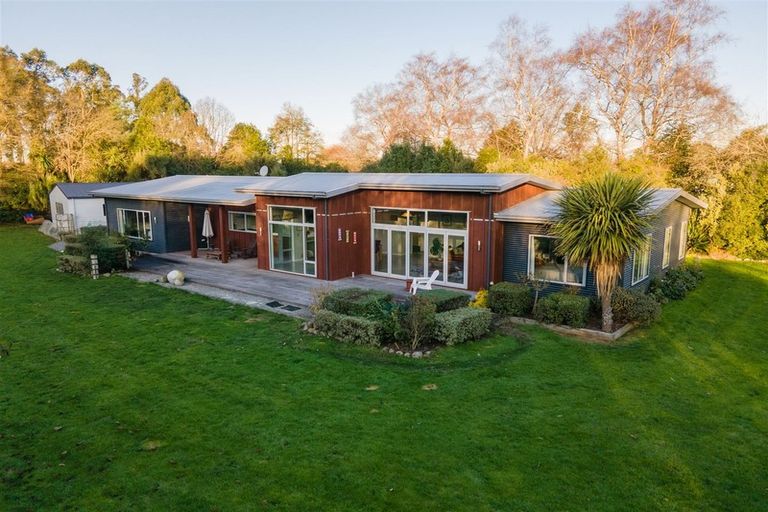 Photo of property in 95 Main Road North, Geraldine, 7930