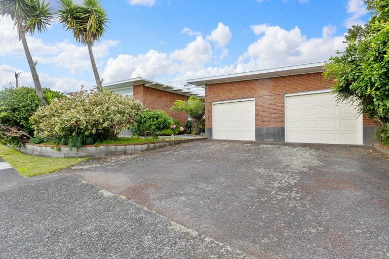 Photo of property in 216 Mangorei Road, Merrilands, New Plymouth, 4312