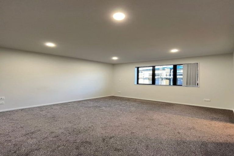 Photo of property in 10b Benton Place, Manurewa, Auckland, 2102