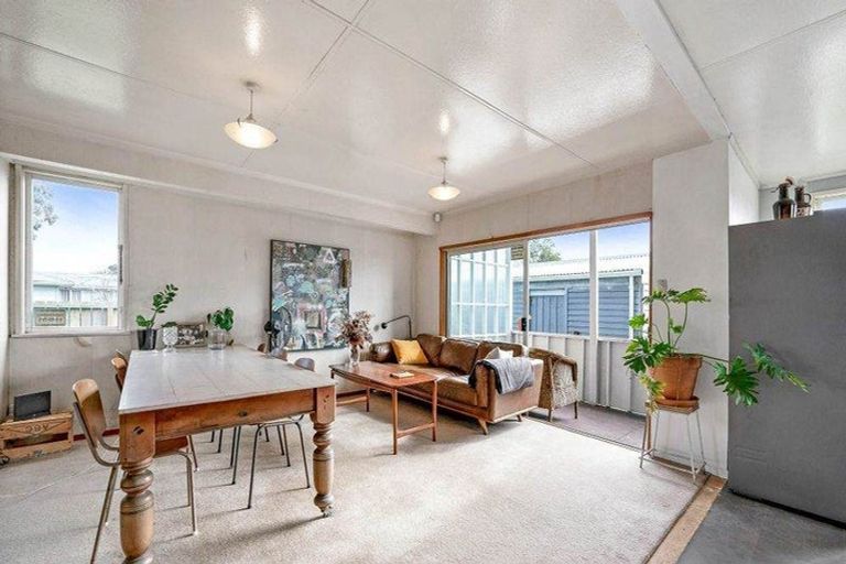 Photo of property in 74 Cranmere Crescent, Mangere East, Auckland, 2024