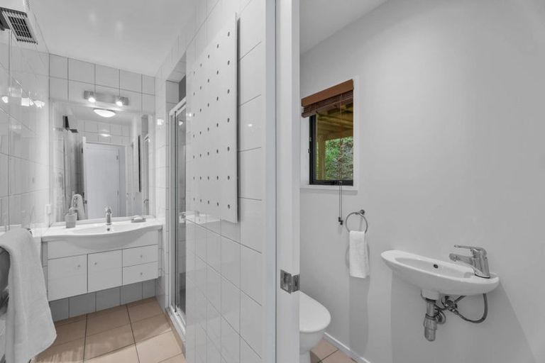 Photo of property in Arno Apartment, 6/8 Mckerrow Place, Sunshine Bay, Queenstown, 9300