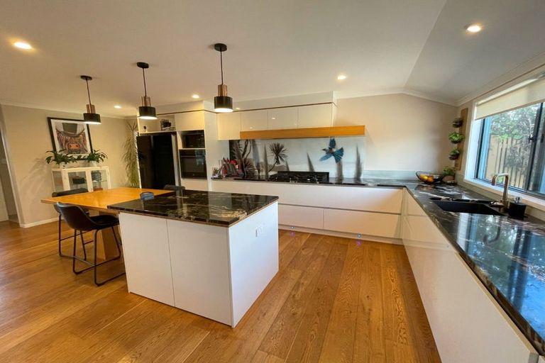 Photo of property in 2a Kaitake Place, Oakura, 4314