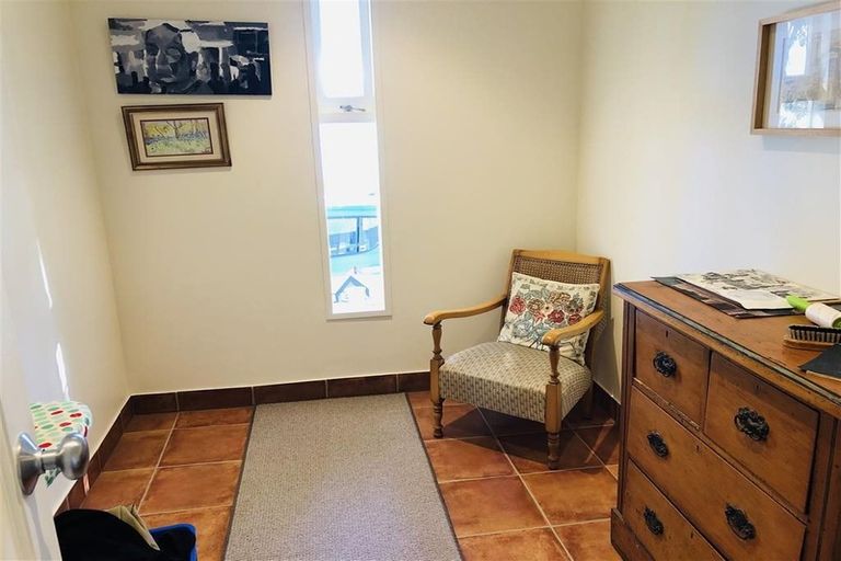 Photo of property in 15 Kainui Road, Raumati South, Paraparaumu, 5032