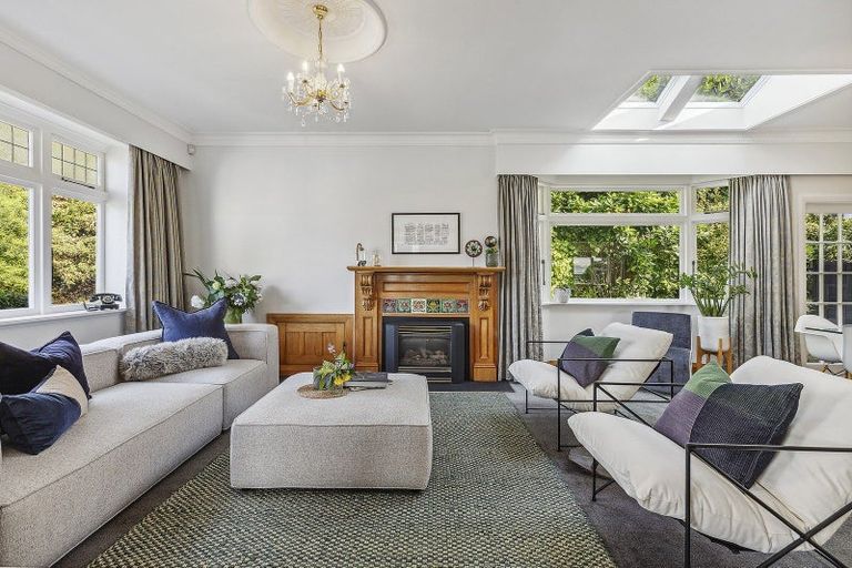 Photo of property in 21 Waikare Street, Karori, Wellington, 6012