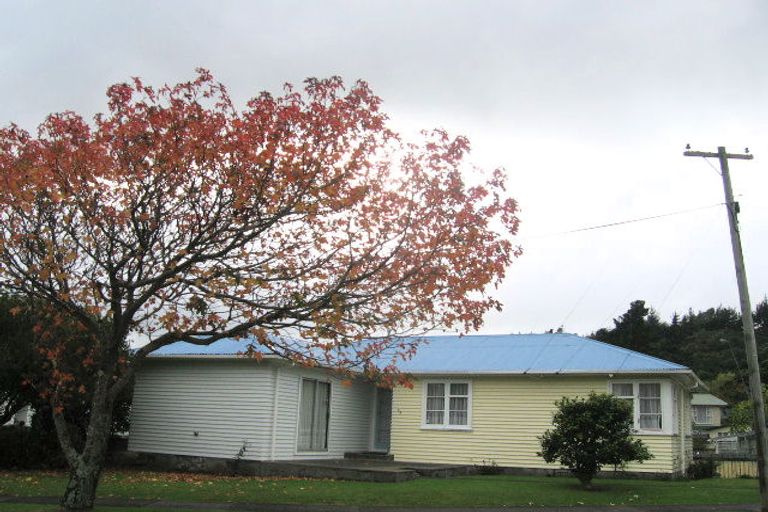Photo of property in 22 Richard Grove, Stokes Valley, Lower Hutt, 5019