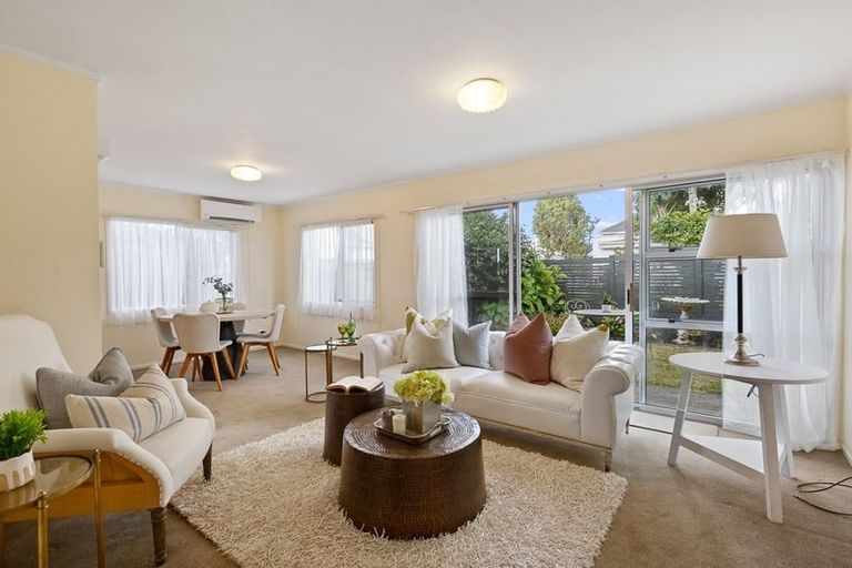 Photo of property in 5/116a Mokoia Road, Chatswood, Auckland, 0626